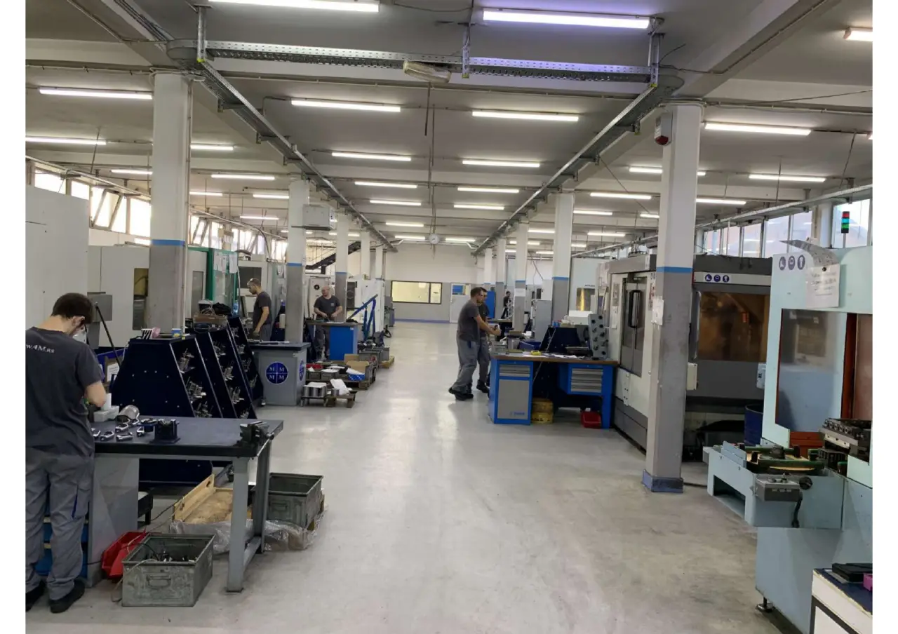 4 M  fabrika_page 0003